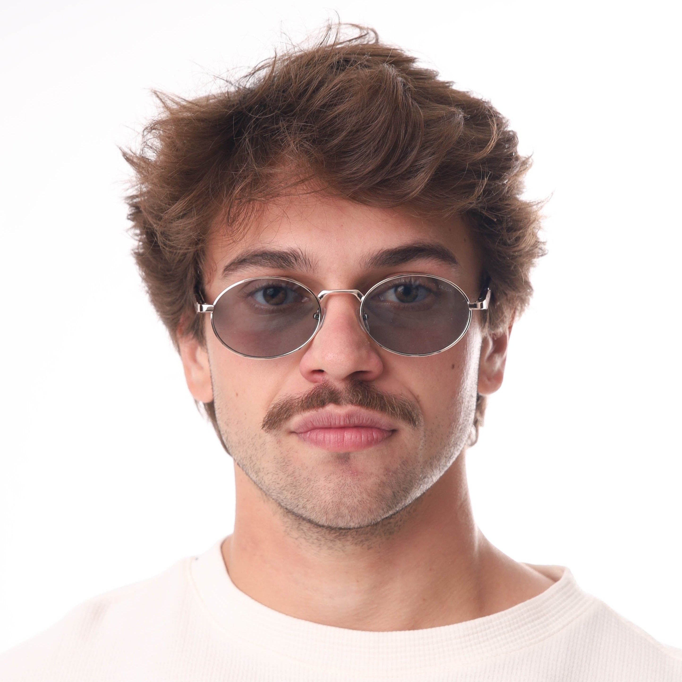 Óculos de Sol LEBLON BLOX
Blox
Loja Blox
Use Blox
Bloxers
Óculos de sol
Óculos de herdeiro
Óculos
Óculos lente azul
Óculos lente amarela
Óculos lente verde
Óculos lente vermelha
Óculos lente clara
Óculos lente colorida
Óculos lente escura
Óculos lente clarinha
Óculos de grau
Armação
Armação de grau
Óculos escuros
Acessórios old money
Acessórios estilosos
Óculos de sol comprar
Óculos de sol online
Loja Blox reclame aqui
Use blox reclame aqui
Blox reclame aqui