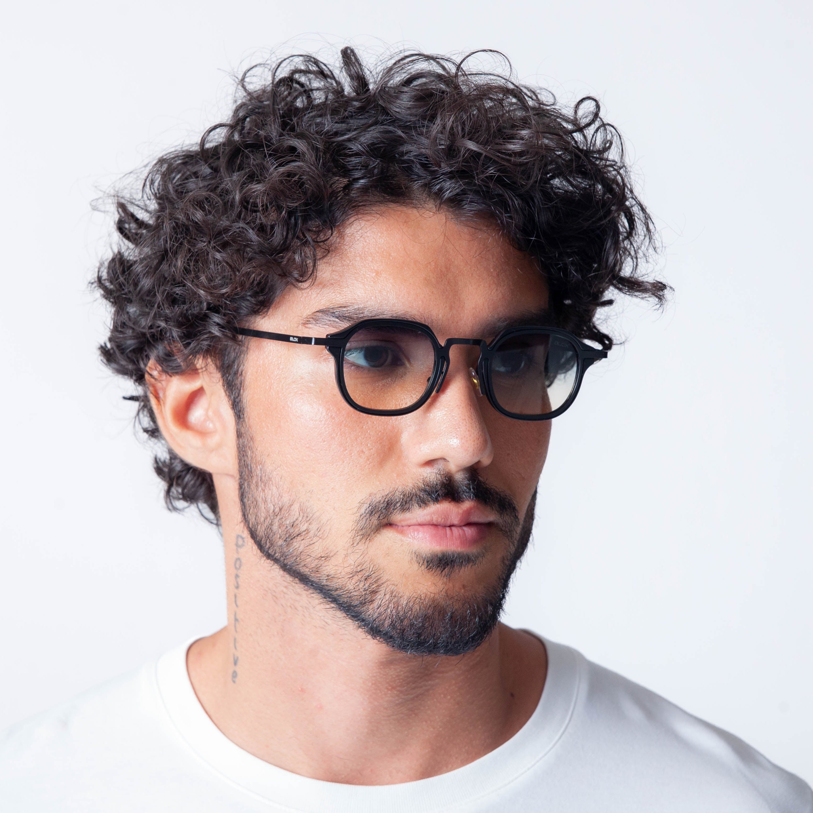 Blox Loja Blox Use Blox Bloxers Óculos de sol Óculos de herdeiro Óculos Óculos lente azul Óculos lente amarela Óculos lente verde Óculos lente vermelha Óculos lente clara Óculos lente colorida Óculos lente escura Óculos lente clarinha Óculos de grau Armação Armação de grau Óculos escuros Acessórios old money Acessórios estilosos Óculos de sol comprar Óculos de sol online Loja Blox reclame aqui Use blox reclame aqui Blox reclame aqui