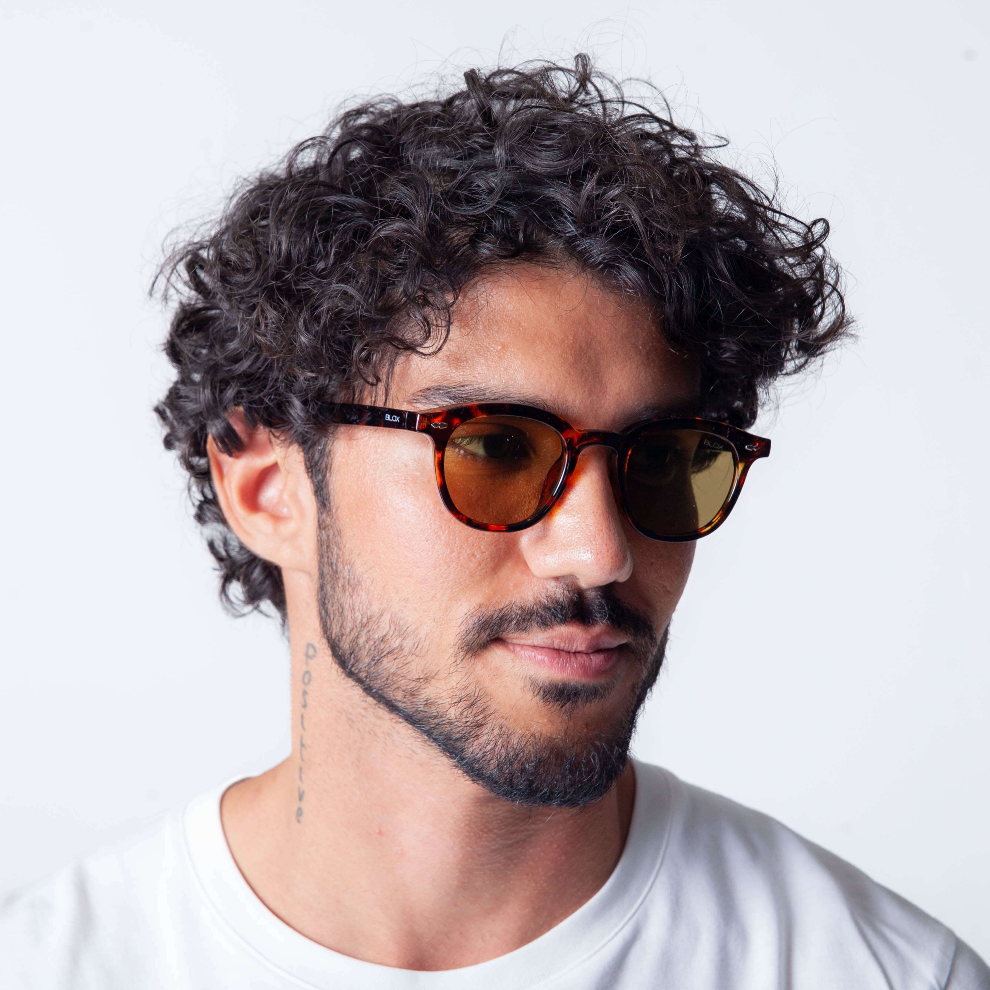 Óculos de Sol FINESE BLOX Blox Loja Blox Use Blox Bloxers Óculos de sol Óculos de herdeiro Óculos Óculos lente azul Óculos lente amarela Óculos lente verde Óculos lente vermelha Óculos lente clara Óculos lente colorida Óculos lente escura Óculos lente clarinha Óculos de grau Armação Armação de grau Óculos escuros Acessórios old money Acessórios estilosos Óculos de sol comprar Óculos de sol online Loja Blox reclame aqui Use blox reclame aqui Blox reclame aqui