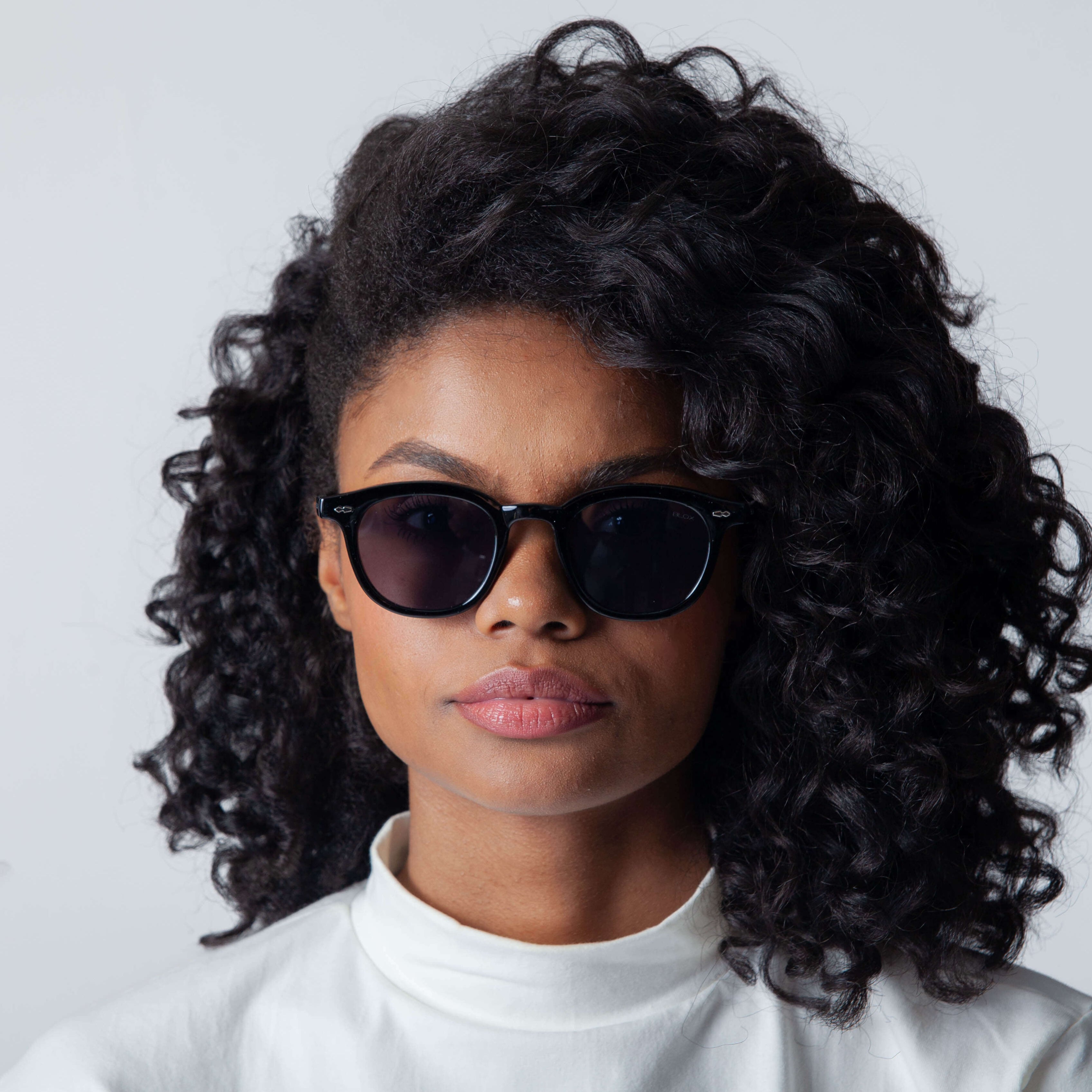 Óculos de Sol FINESE BLOX Blox Loja Blox Use Blox Bloxers Óculos de sol Óculos de herdeiro Óculos Óculos lente azul Óculos lente amarela Óculos lente verde Óculos lente vermelha Óculos lente clara Óculos lente colorida Óculos lente escura Óculos lente clarinha Óculos de grau Armação Armação de grau Óculos escuros Acessórios old money Acessórios estilosos Óculos de sol comprar Óculos de sol online Loja Blox reclame aqui Use blox reclame aqui Blox reclame aqui