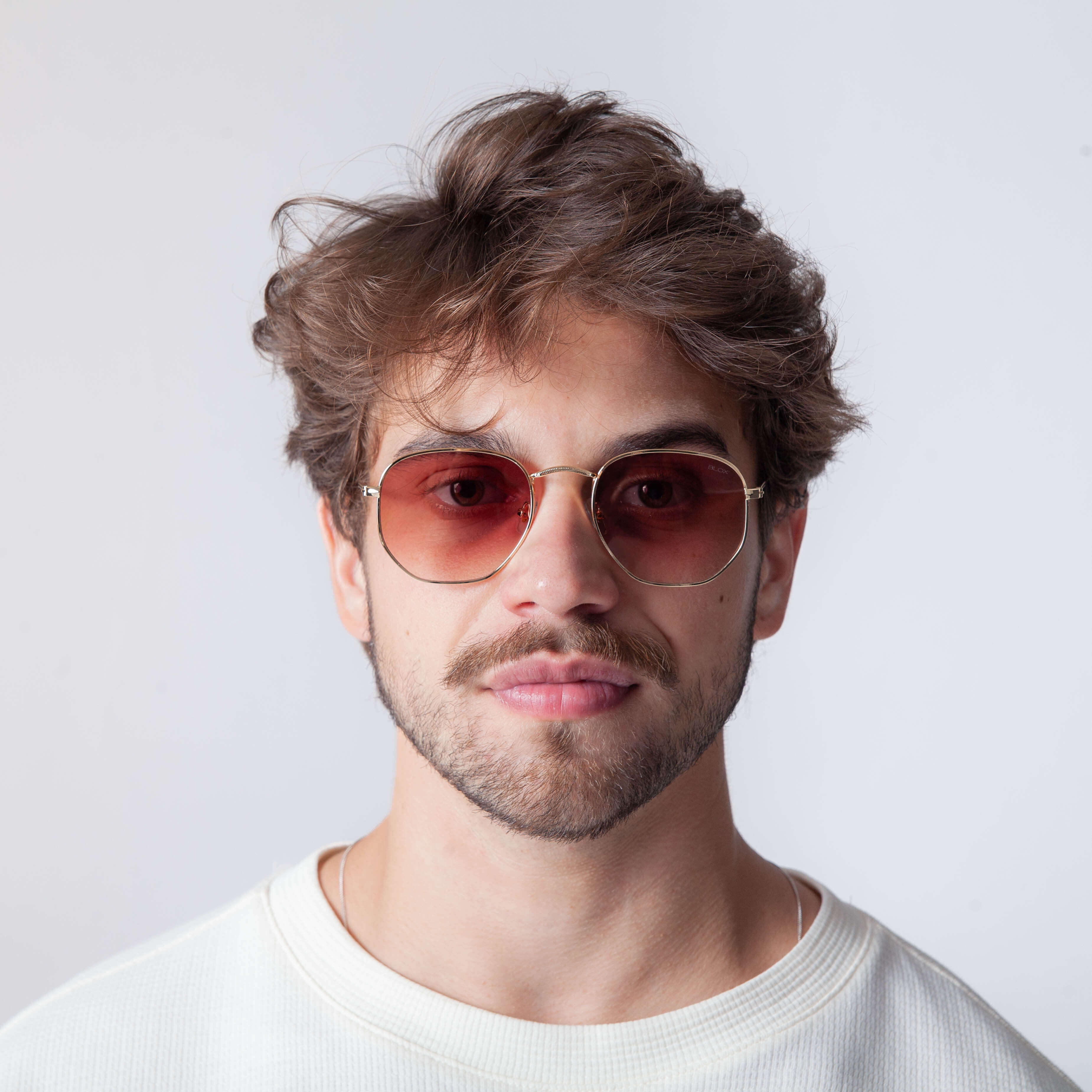 Óculos de Sol VANCOUVER BLOX Blox Loja Blox Use Blox Bloxers Óculos de sol Óculos de herdeiro Óculos Óculos lente azul Óculos lente amarela Óculos lente verde Óculos lente vermelha Óculos lente clara Óculos lente colorida Óculos lente escura Óculos lente clarinha Óculos de grau Armação Armação de grau Óculos escuros Acessórios old money Acessórios estilosos Óculos de sol comprar Óculos de sol online Loja Blox reclame aqui Use blox reclame aqui Blox reclame aqui