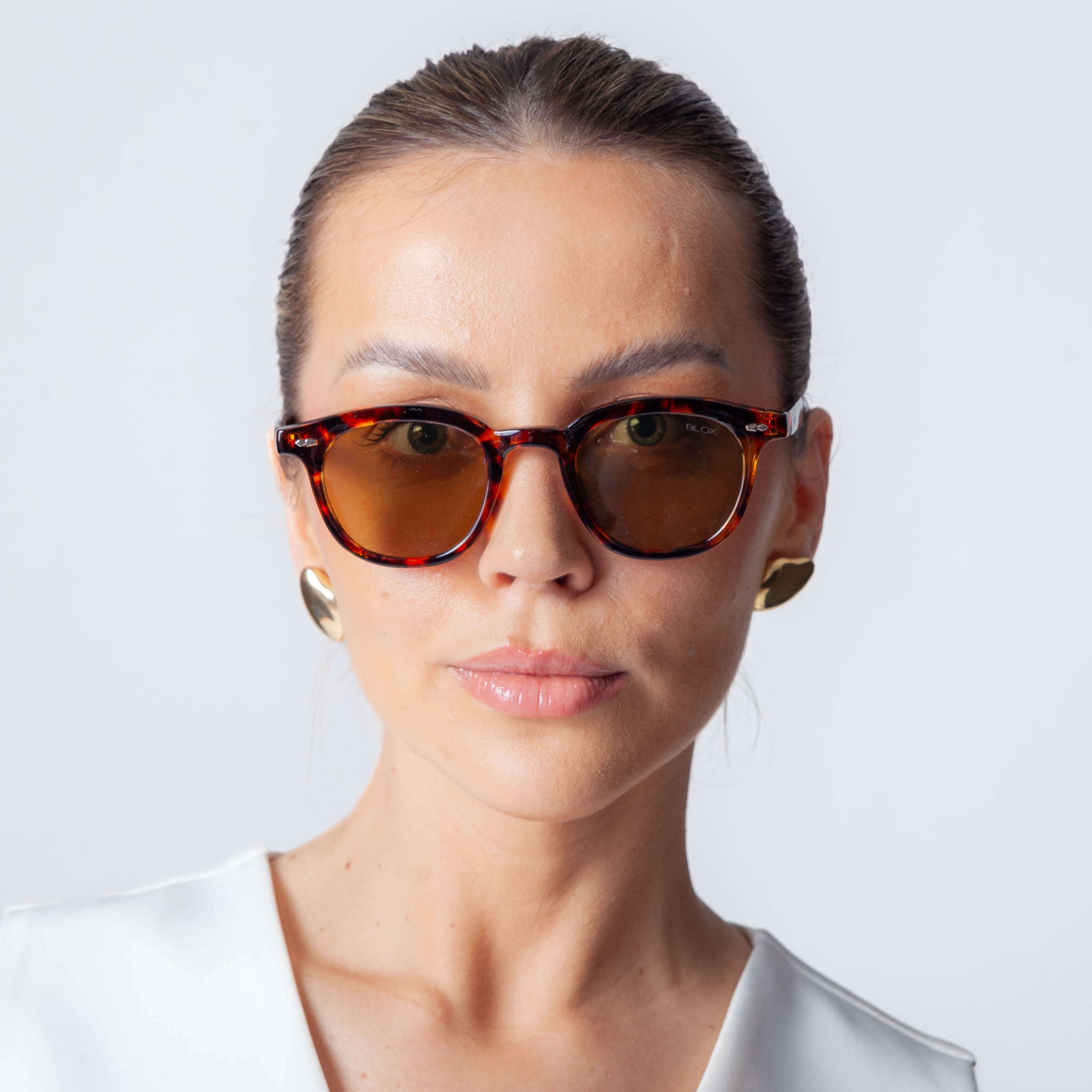 Óculos de Sol FINESE BLOX Blox Loja Blox Use Blox Bloxers Óculos de sol Óculos de herdeiro Óculos Óculos lente azul Óculos lente amarela Óculos lente verde Óculos lente vermelha Óculos lente clara Óculos lente colorida Óculos lente escura Óculos lente clarinha Óculos de grau Armação Armação de grau Óculos escuros Acessórios old money Acessórios estilosos Óculos de sol comprar Óculos de sol online Loja Blox reclame aqui Use blox reclame aqui Blox reclame aqui