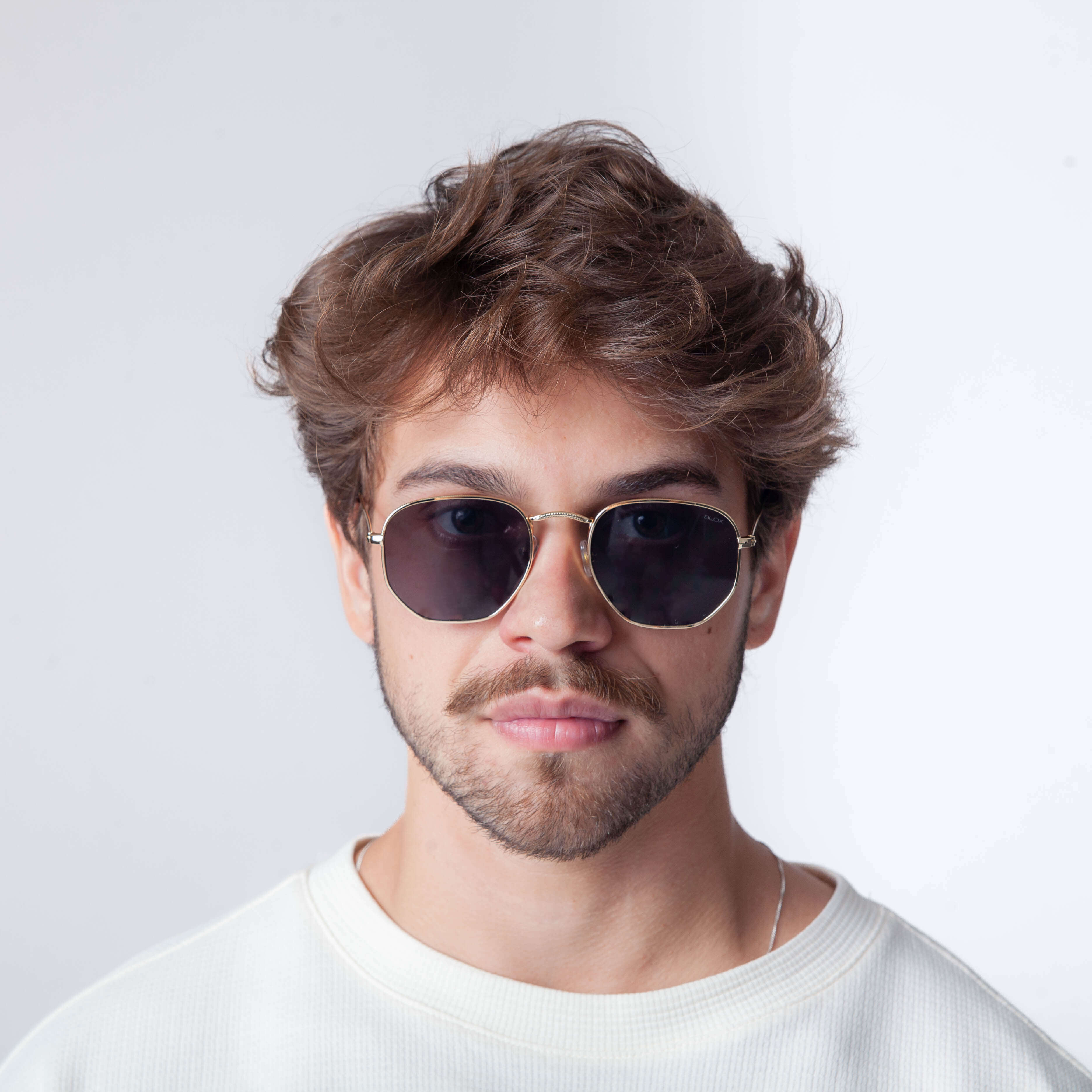 Óculos de Sol VANCOUVER BLOX Blox Loja Blox Use Blox Bloxers Óculos de sol Óculos de herdeiro Óculos Óculos lente azul Óculos lente amarela Óculos lente verde Óculos lente vermelha Óculos lente clara Óculos lente colorida Óculos lente escura Óculos lente clarinha Óculos de grau Armação Armação de grau Óculos escuros Acessórios old money Acessórios estilosos Óculos de sol comprar Óculos de sol online Loja Blox reclame aqui Use blox reclame aqui Blox reclame aqui